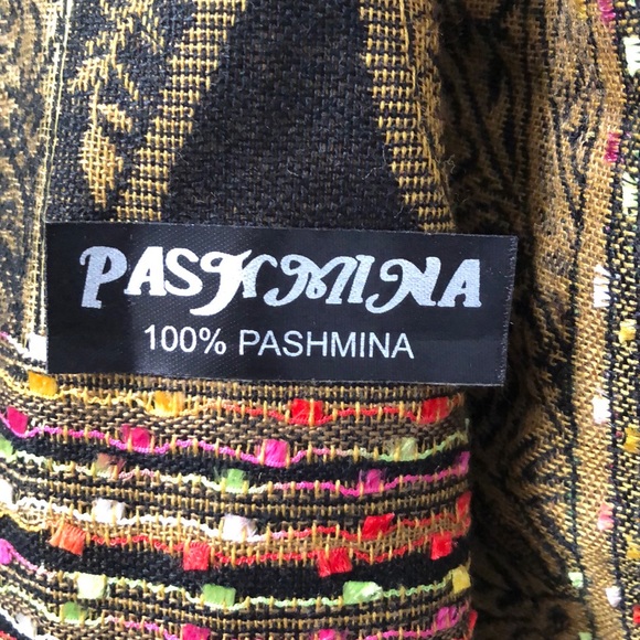 Scarf - Picture 5 of 7